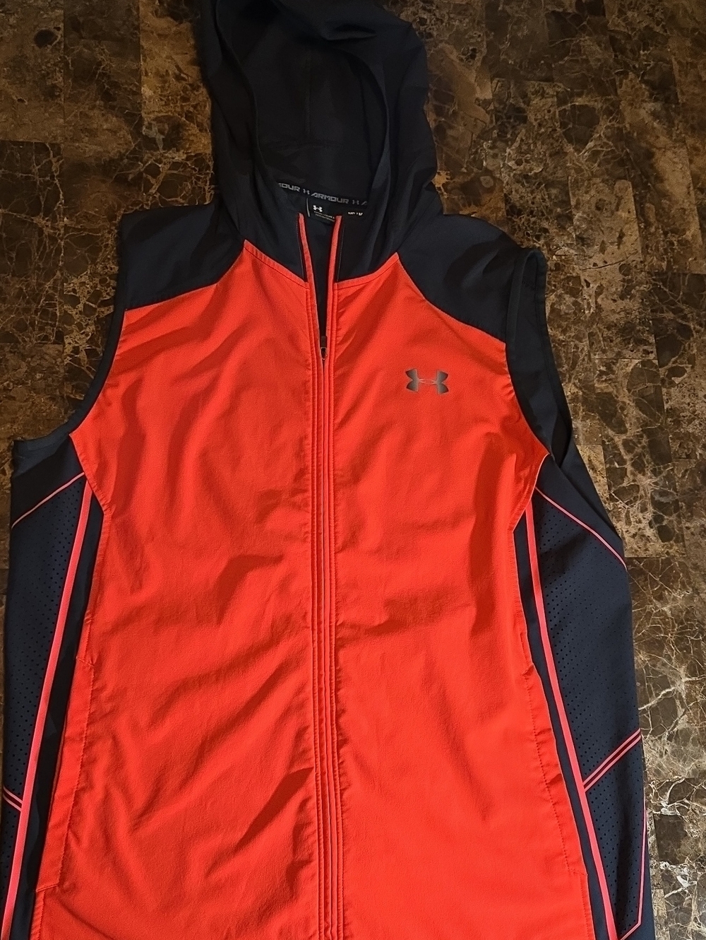 Under Armour Fitted Heat Gear Vest. Women's Size Medium